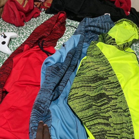 Nike Hoodie Bundle 3x can be sold separately - Picture 2 of 3